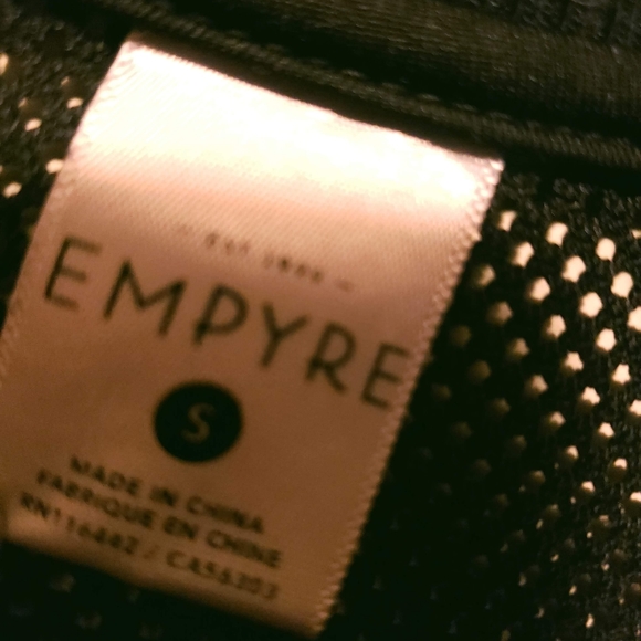 Red and black jacket - Picture 3 of 4